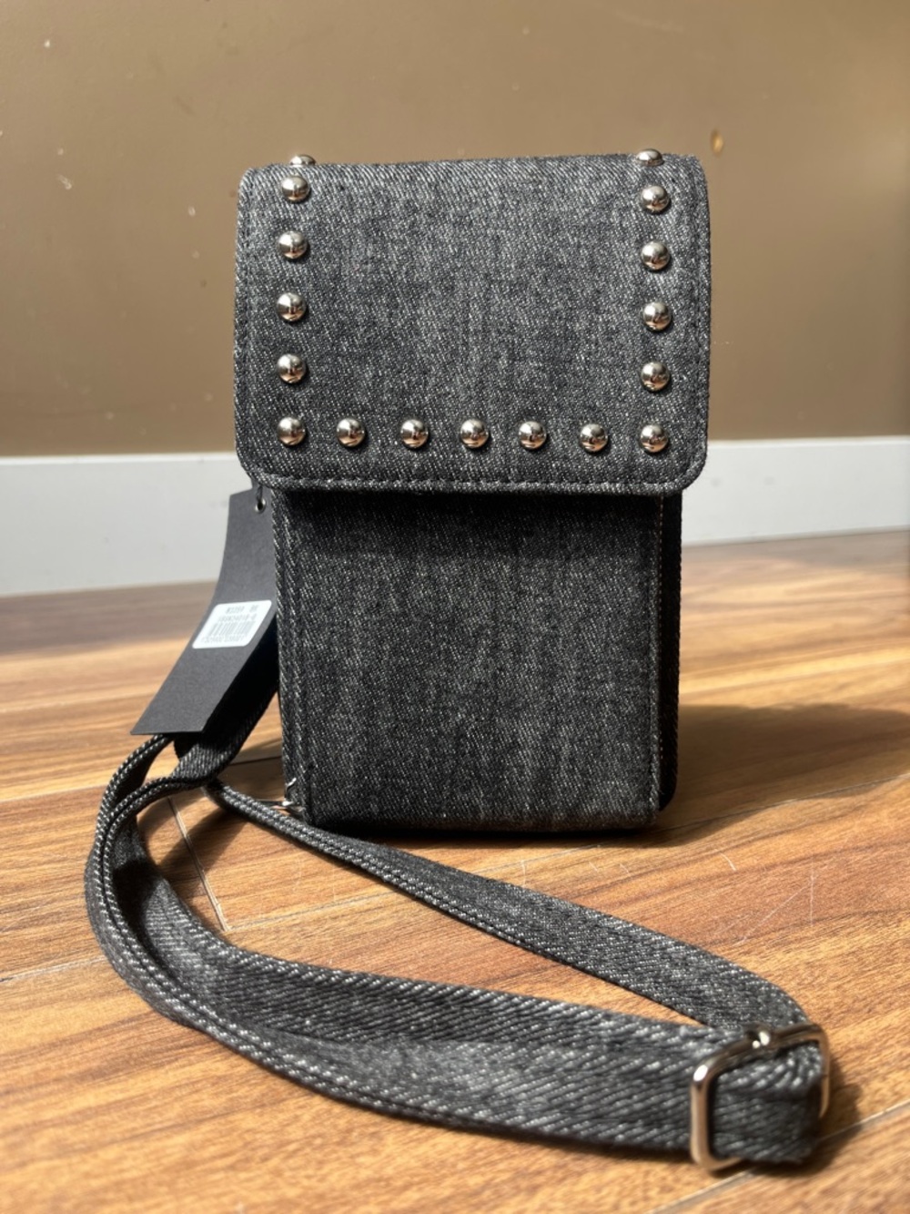 New Izzy and Ali Stud-Accent Denim Black Crossbody Phone Bag Card Holder Sling